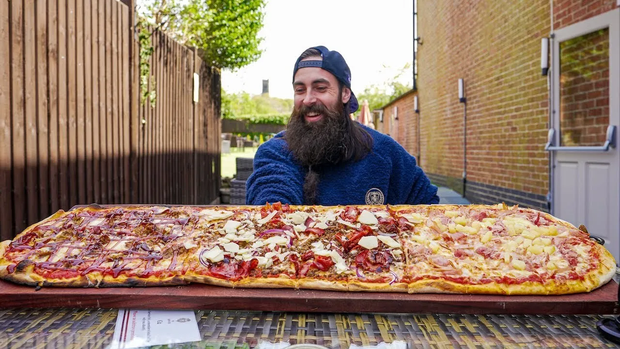 Thumbnail for the Yard Pizza Challenge at The Lion video