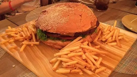 Thumbnail for the Machete Burger Challenge at BRGRSPH video