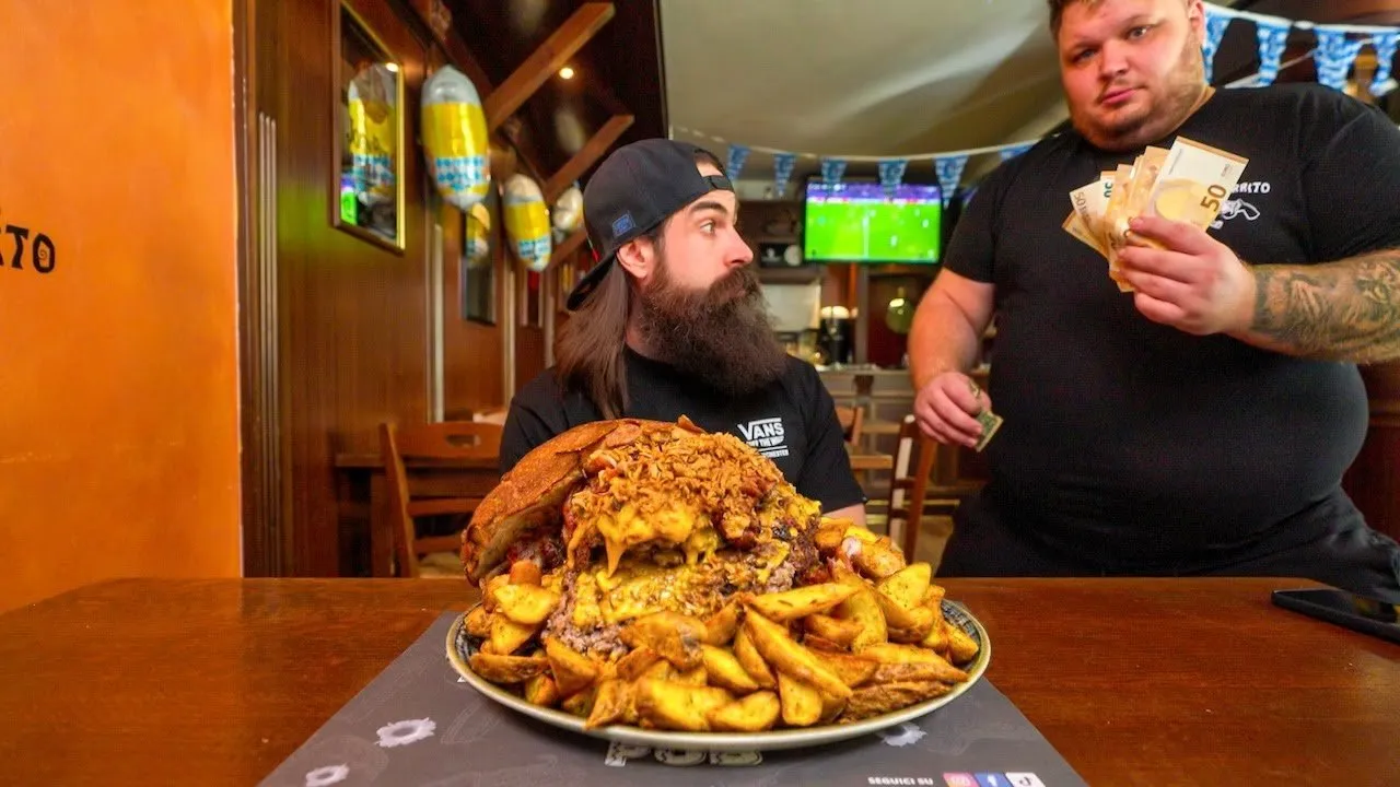 Thumbnail for the 3kg Burger Challenge at Bandito Burrito video