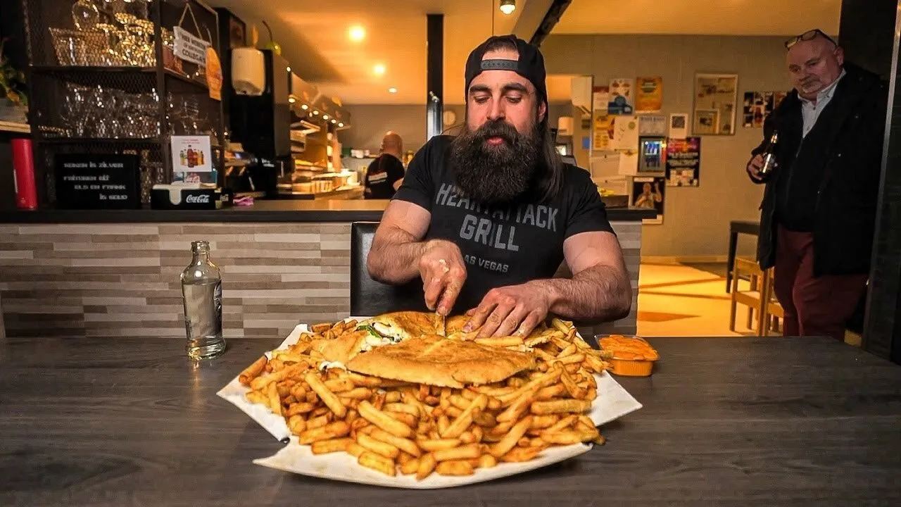 Thumbnail for the McTongerlo Burger Challenge at Frituur 't Vol Bekske video